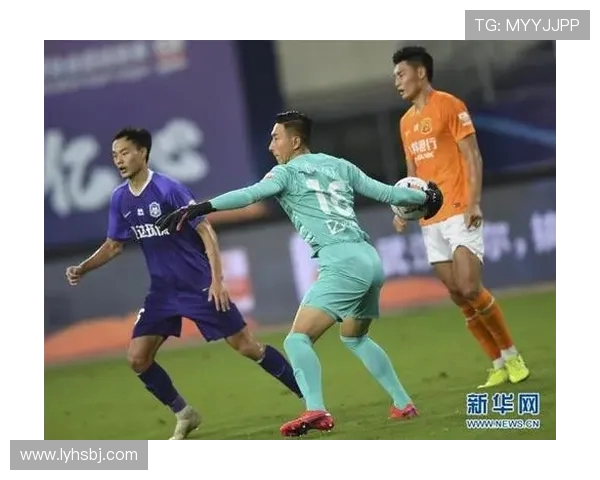 天津松江迎战武汉卓尔力争主场胜利展现球队实力与斗志